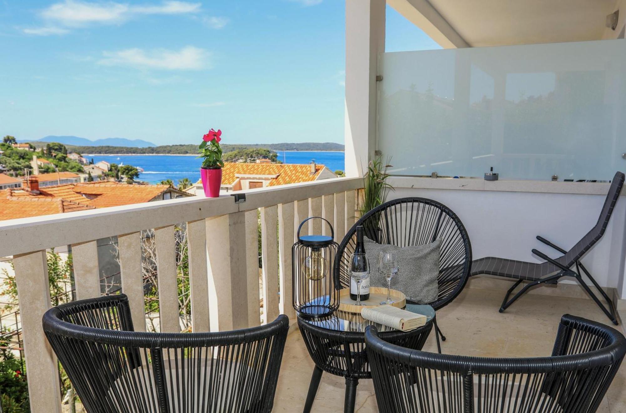 Juric 32 - Boutique Apartments Hvar Town Eksteriør billede